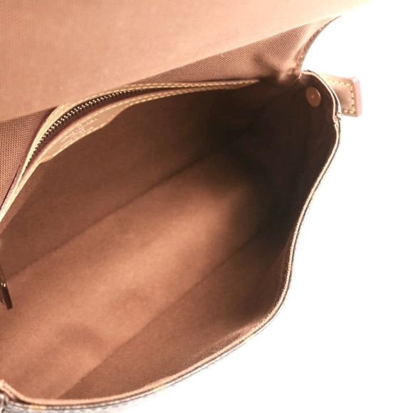 Louis Vuitton Monogram Looping PM - Picture 11 of 15